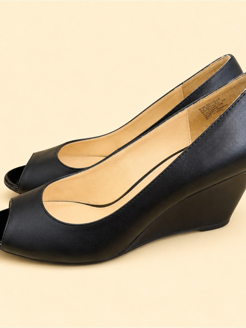 Liz Claiborne Classic Black Peep Toe Heels - Picture 3 of 4